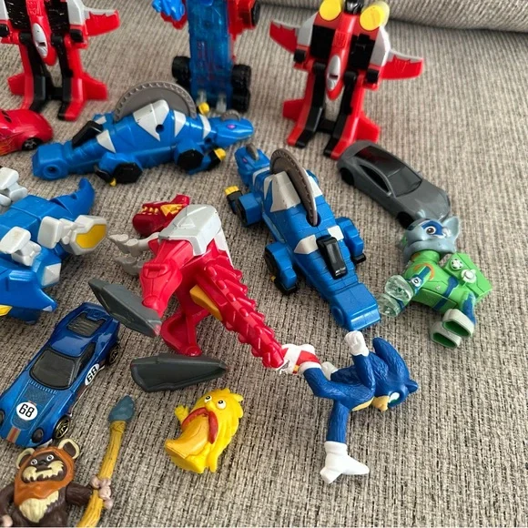 Vintage Transformer-Style & Dino Zord Toy Bundle – Mixed Lot - Picture 5 of 6